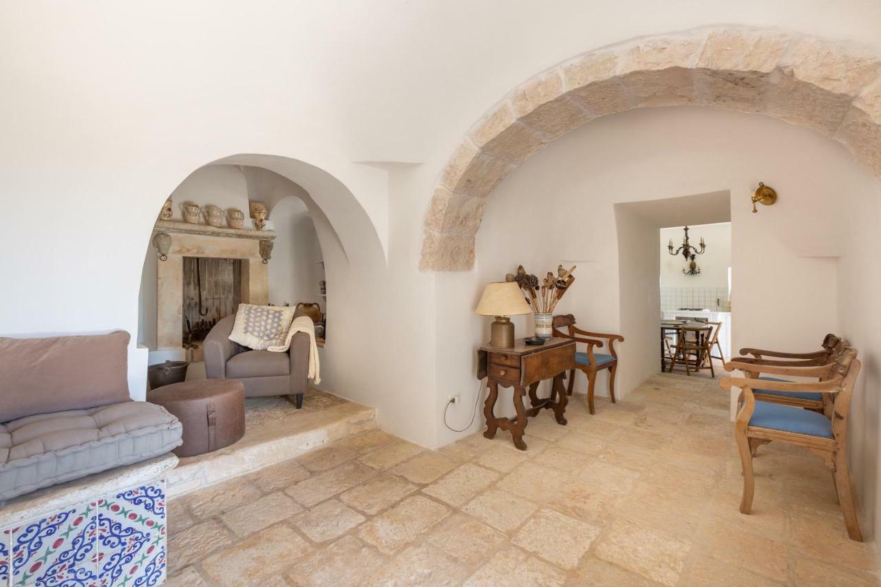 Trullo Il Karrubo Villa ออสตูนี ภายนอก รูปภาพ