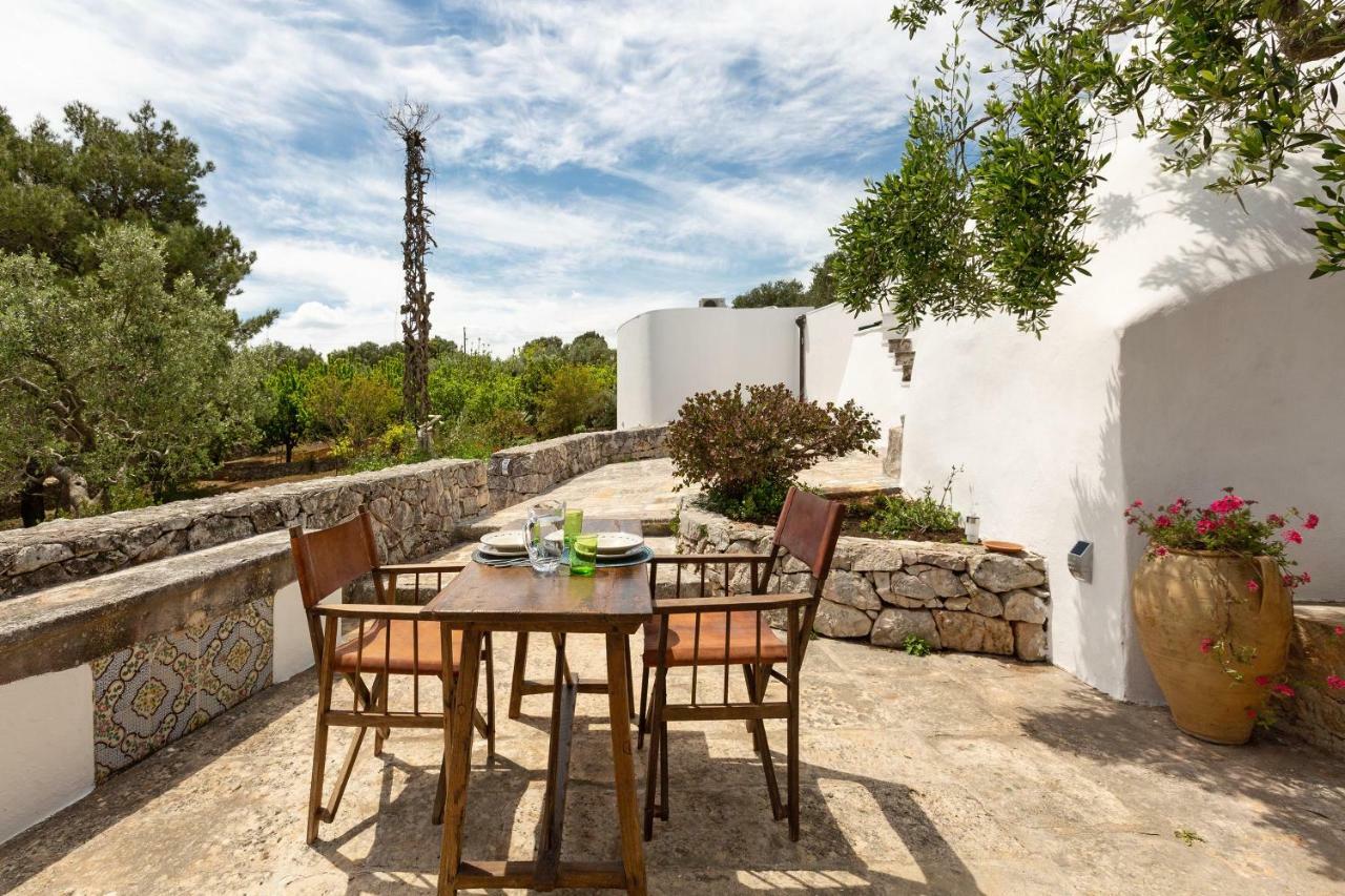 Trullo Il Karrubo Villa ออสตูนี ภายนอก รูปภาพ