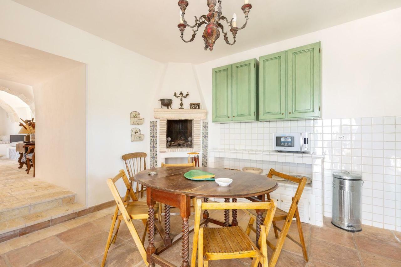 Trullo Il Karrubo Villa ออสตูนี ภายนอก รูปภาพ